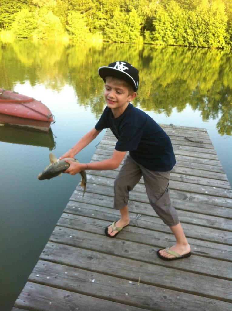 Belle prise pour notre jeune pêcheur